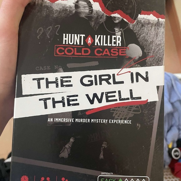 Hunt A Killer Cold Case Game - Picture 1 of 2